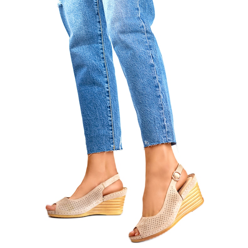 Ženske sandale na klin GD-FL1243KH, bež