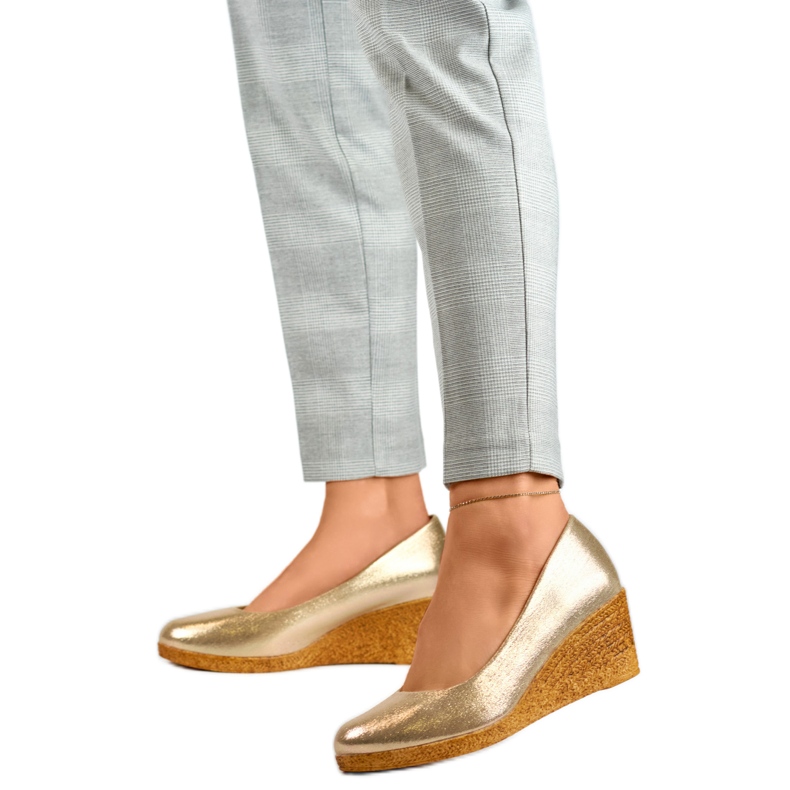 Ženske cipele na klin GD-651A-L.GO zlatna