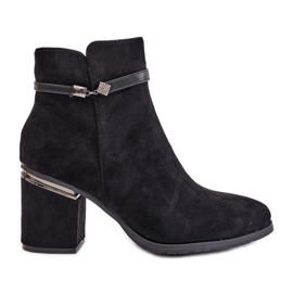 Izolirane ženske čizme na visoku petu s ukrasnim remenom Vinceza 16446 crne crna