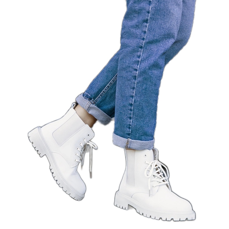 Svijetlo bež izolirane gležnjače Brayna