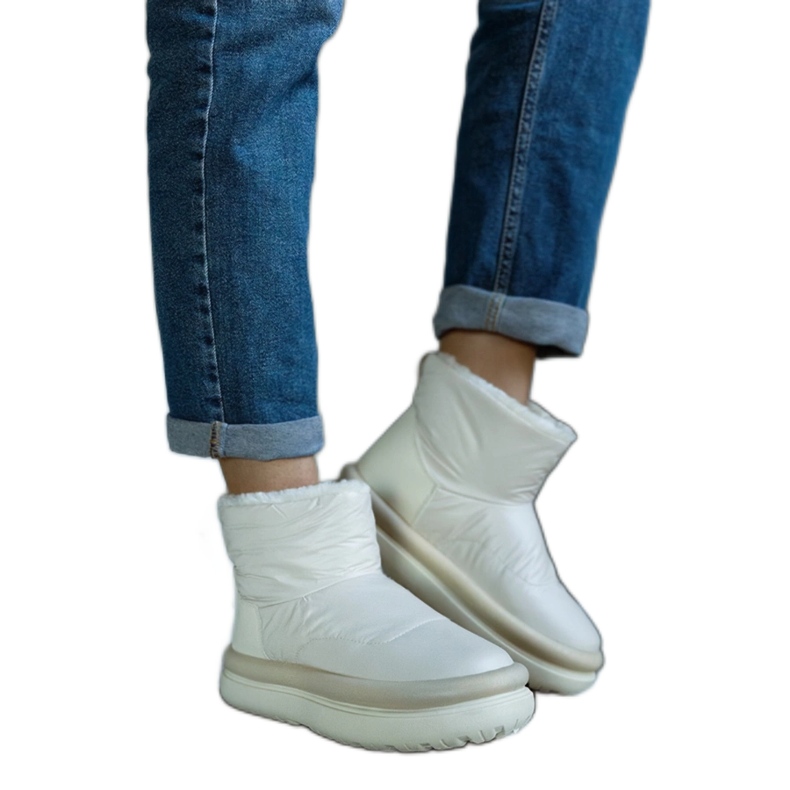 Bež tople čizme za snijeg na platformi Cores