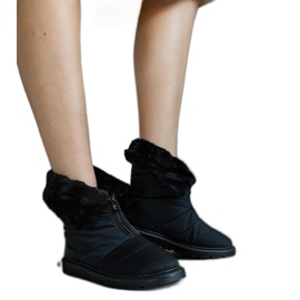 Crne izolirane čizme za snijeg s Edidda ovratnikom crna