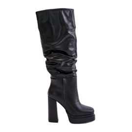 Crne Beridra izolirane čizme natikače na visoku petu i platformu s naborima crno