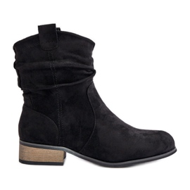 Izolirane gležnjače s niskim petama s naborima, crne Elletinnia crna