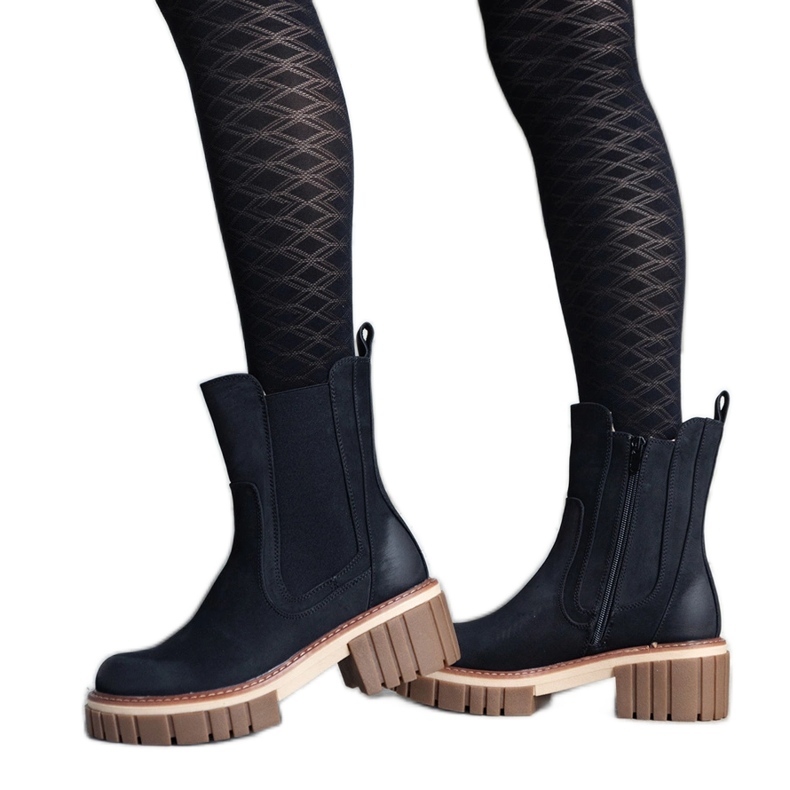 Crne masivne čizme s platformom s ogrebotinama od Sholla crno