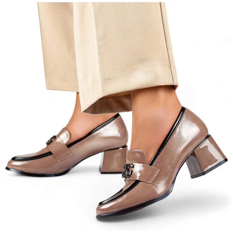 Bež lakirane cipele s niskom petom, ženske cipele s visokom petom