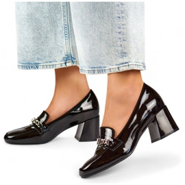 Ženske kožne cipele na visoku petu s ukrasom, crne 24-58242B crna