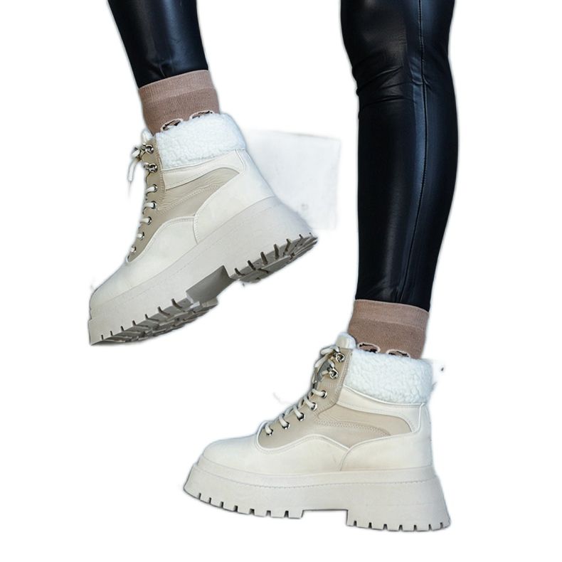 Bež tenisice s debelim potplatom i krznom iz Besta