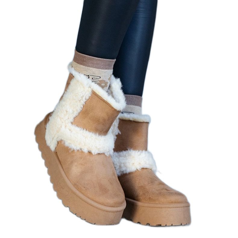 Petersove tamnobež čizme za snijeg od eko antilop kože na platformi ukrašene krznom