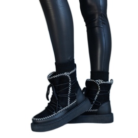 Crne čizme za snijeg s platformom i vezicama ukrašene Mckenzie vezom crna