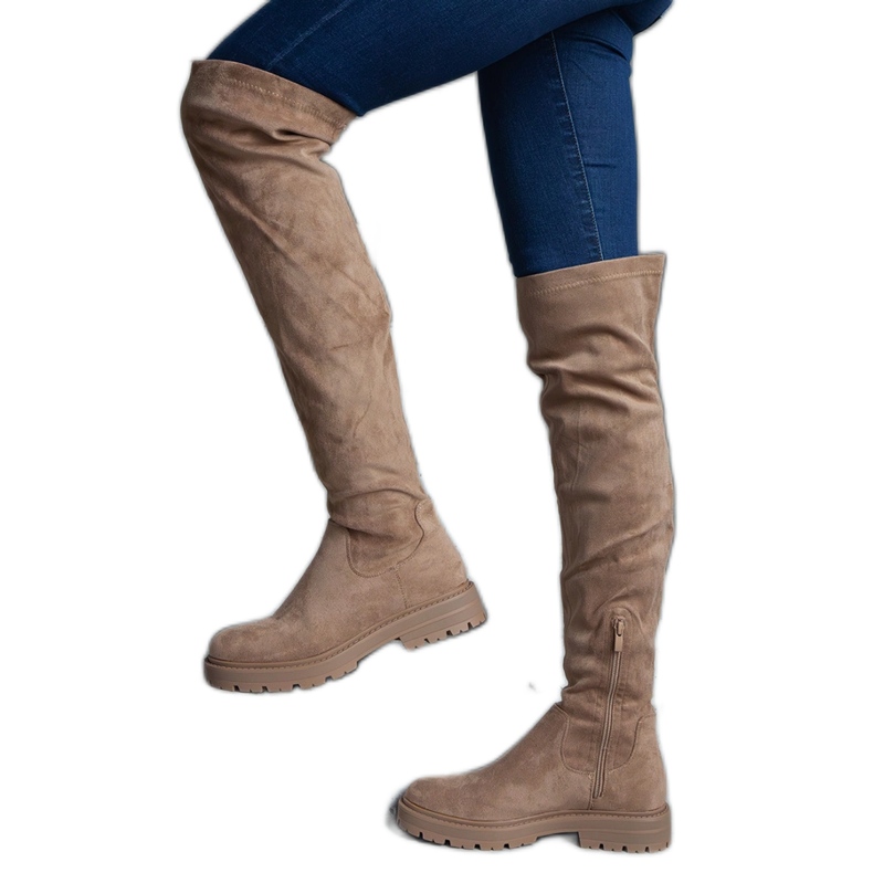 Smeđe duge čizme s ravnim potplatom smeđa