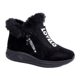 Ženske izolirane crne sportske cipele crna