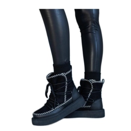 Crne platformske čizme za snijeg s vezicama ukrašene Mckenzie - Solea vezom crna