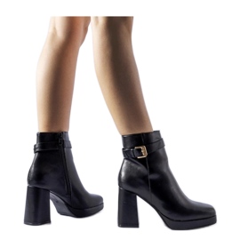 Crne izolirane klasične gležnjače od Caio - Solea antilopa crna