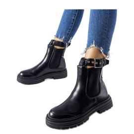 Crne gležnjače s ukrasnom kopčom crna