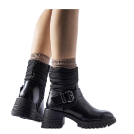 Crne tople čizme s masivnim potplatom crna