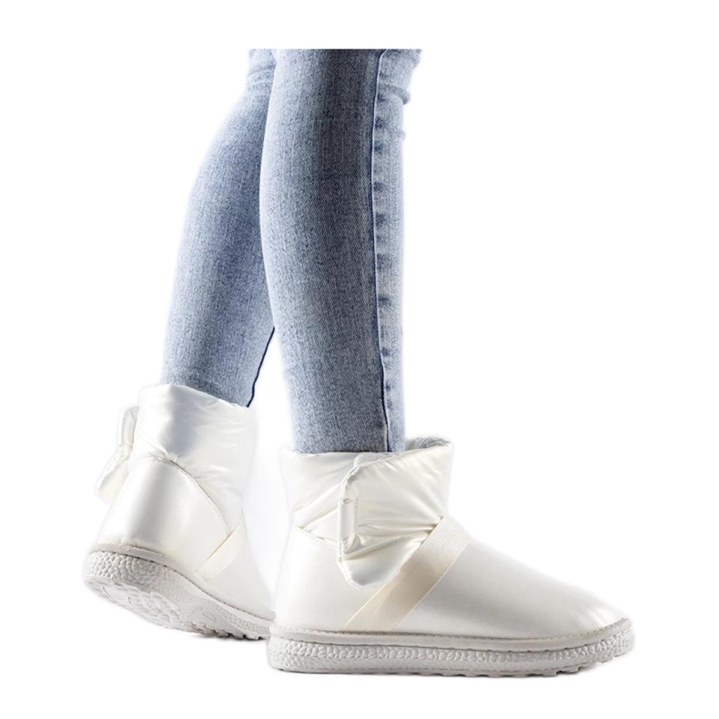 Bež sjajne kratke čizme za snijeg iz Delaune - Solea