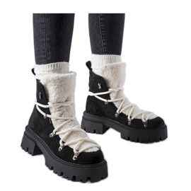 Crne radničke čizme sa ukrasnim jezikom crna