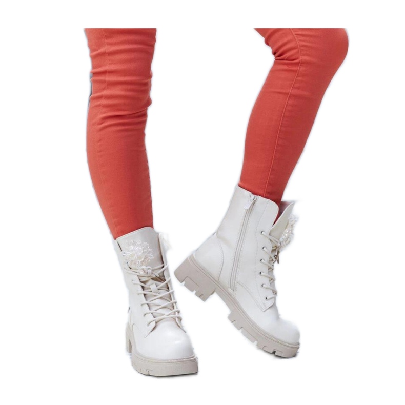 Bež gležnjače s ukrasnim perlicama