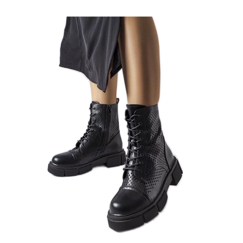 Crne otvorene čizme crno