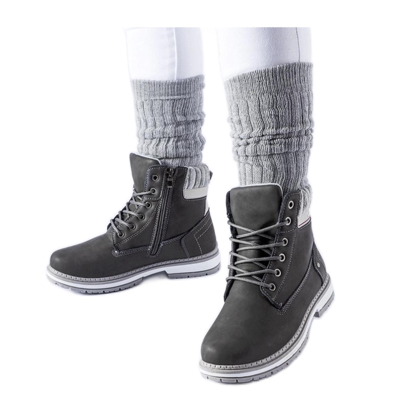 Sive, izolirane planinarske čizme siva