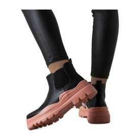 Crne gležnjače na ružičastu platformu crna