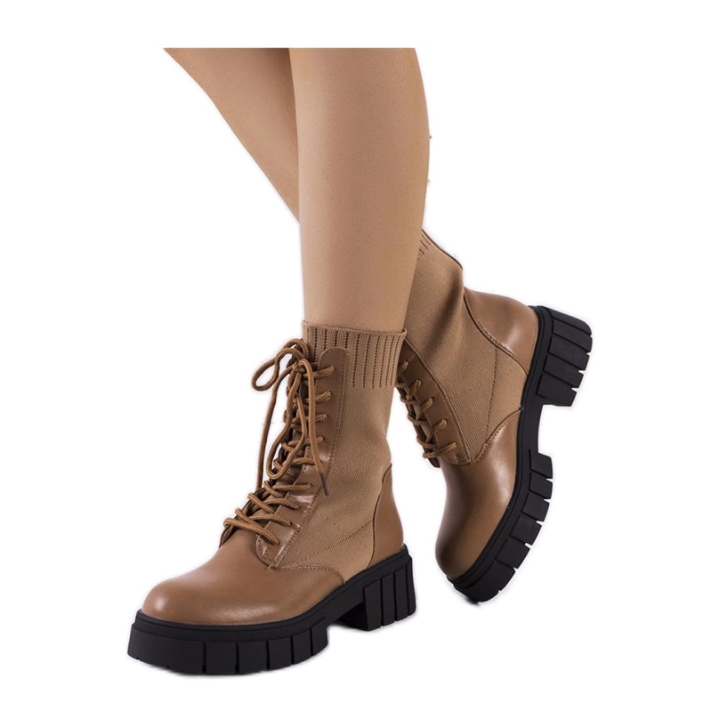 Smeđe gležnjače s fleksibilnim gornjištem smeđa