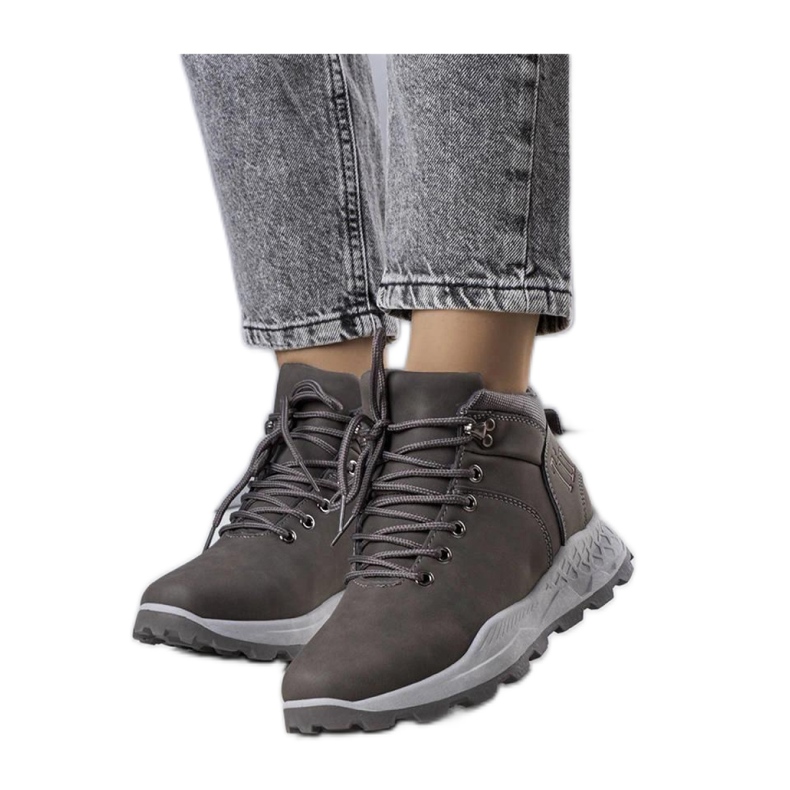 Sive izolirane ženske čizme za planinarenje siva