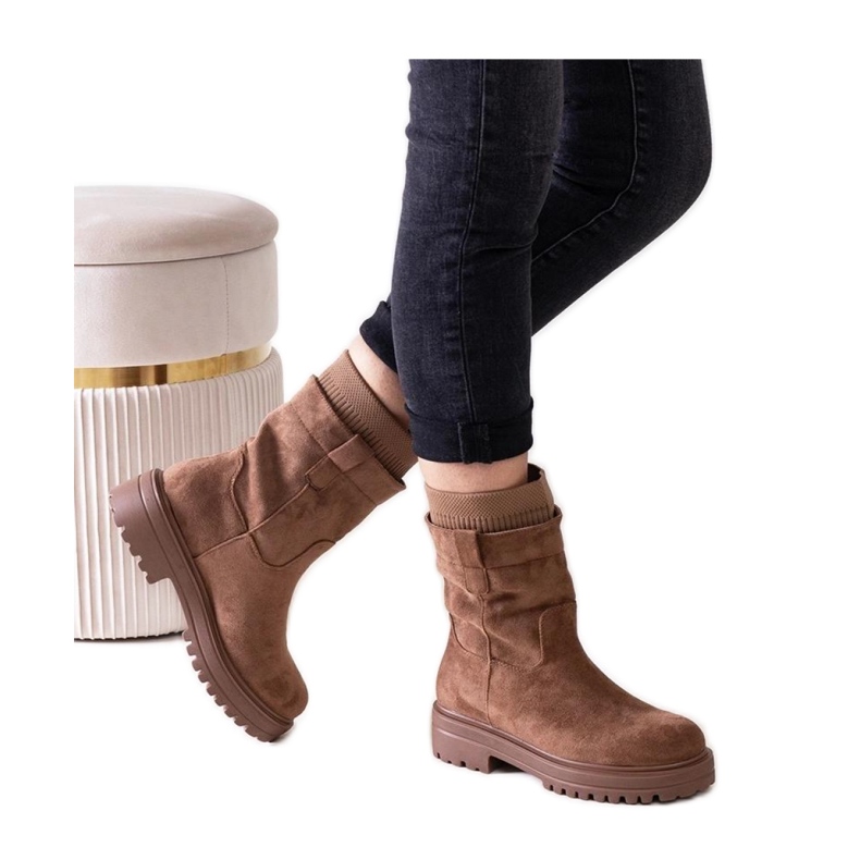 Smeđe gležnjače s čarapom smeđa