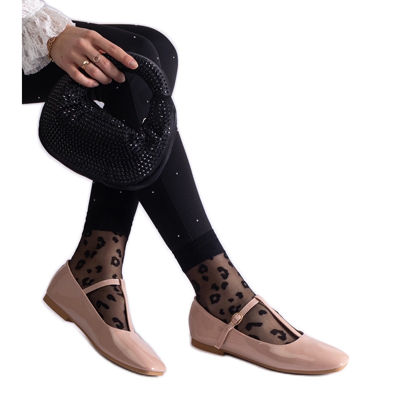 Bež lakirane balerinke s remenom