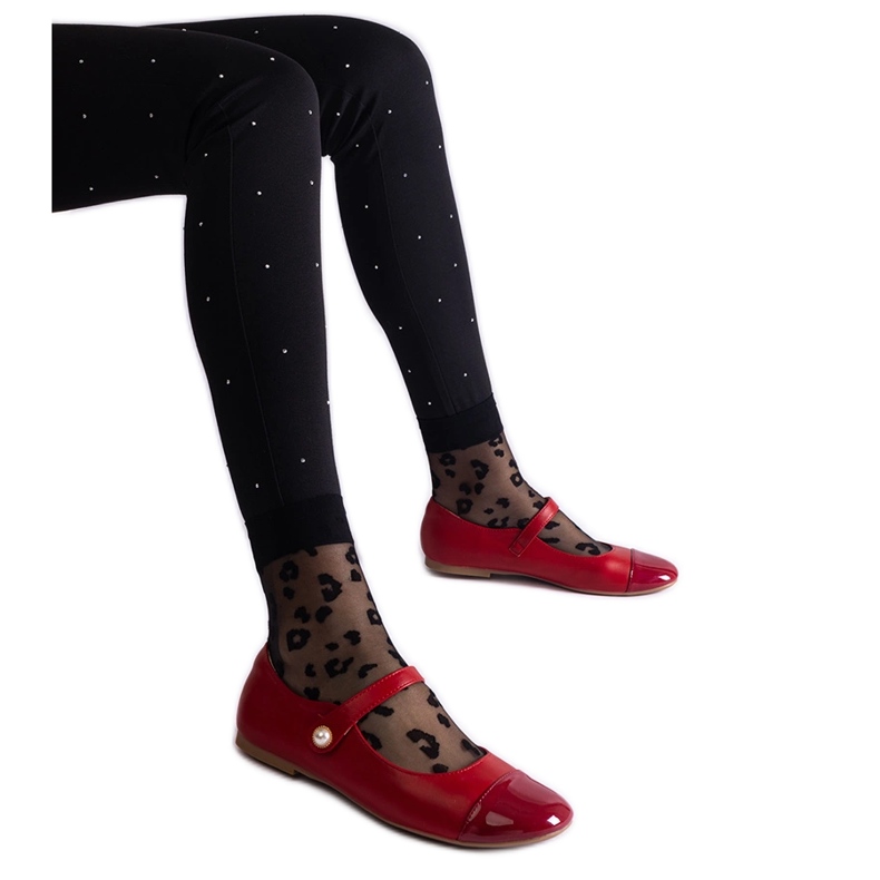 Crvene balerinke s lakiranim vrhom, kopčaju se na čičak crvena