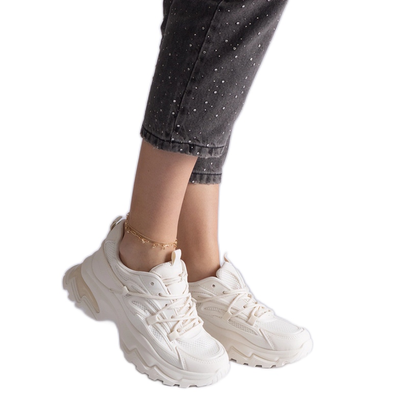 Bež sportske tenisice na ogromnom potplatu