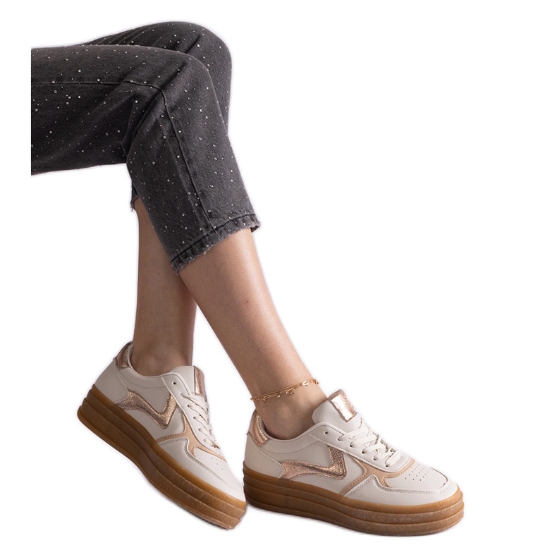 Bež tenisice s gumenim potplatom