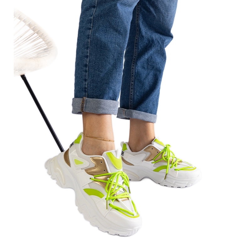 Bijele sportske tenisice bijela