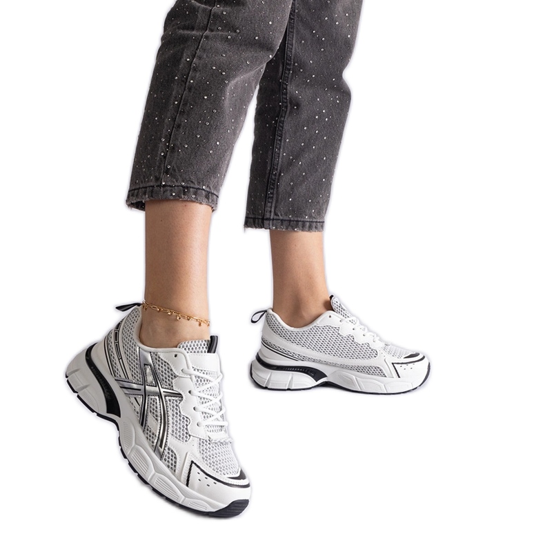 Crne ženske sportske tenisice bijela