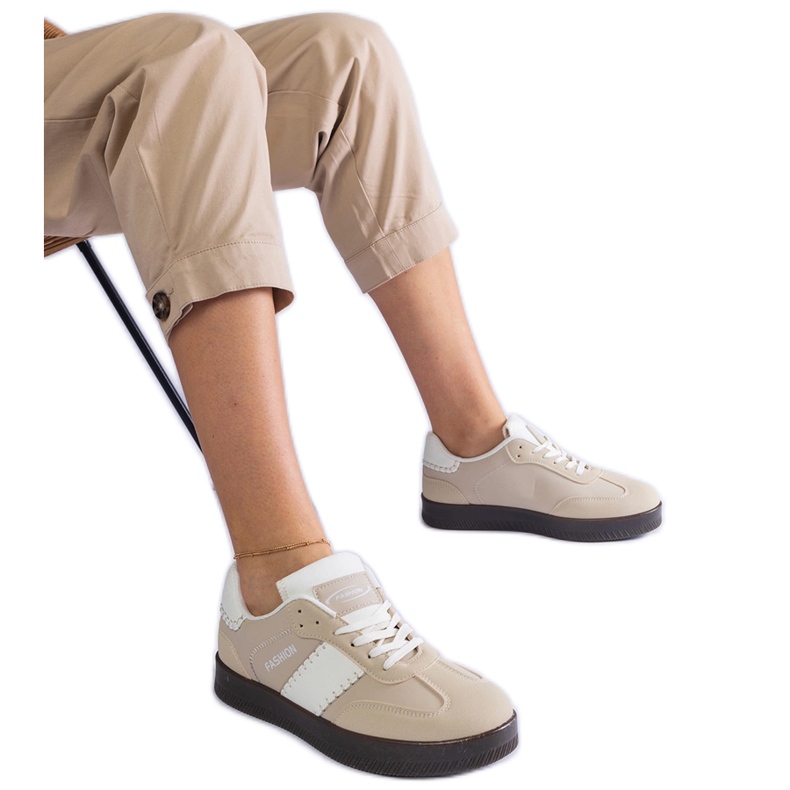 Bež tenisice na platformi s šivanjem