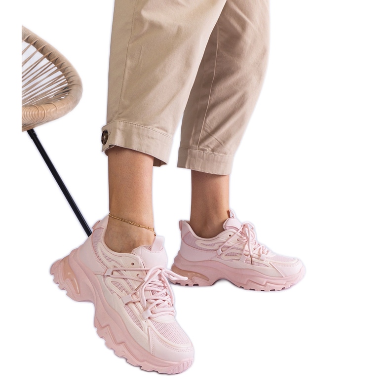 Ružičaste sportske tenisice s masivnim potplatom ružičasta