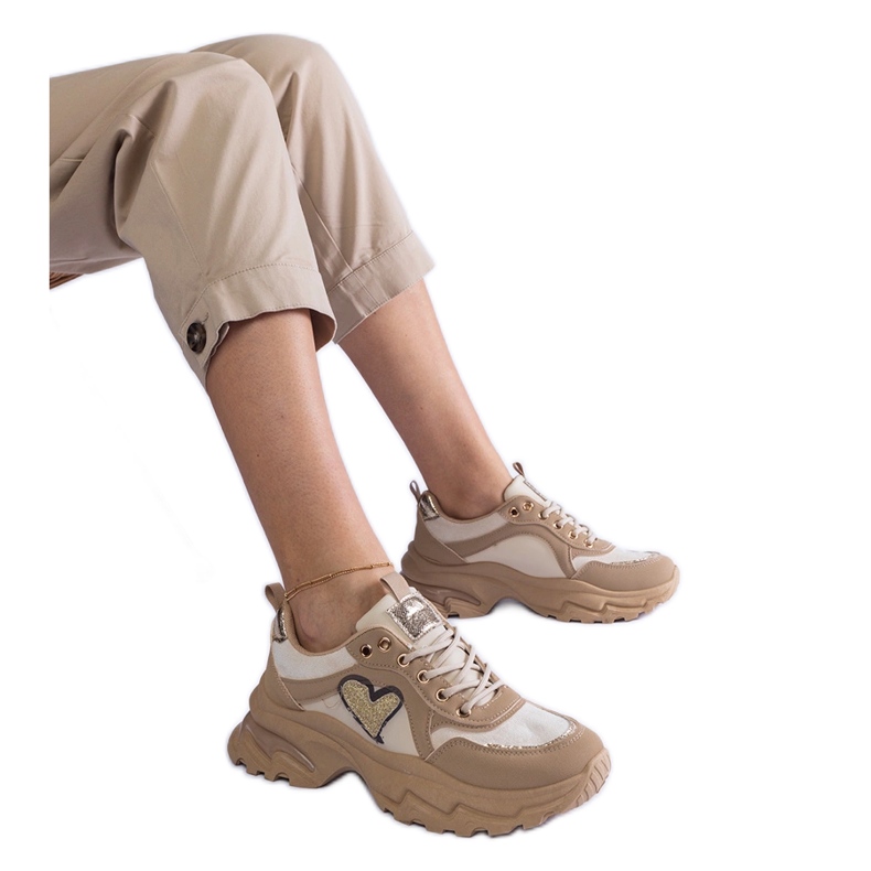 Smeđe tenisice na srčanoj platformi smeđa