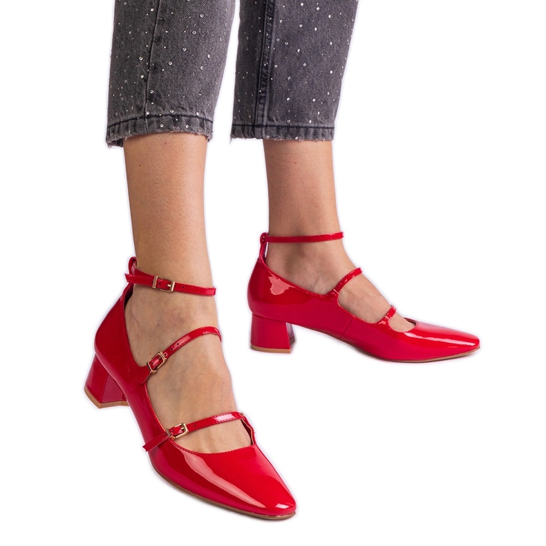 Crvene pumpe lakirane remenom crvena