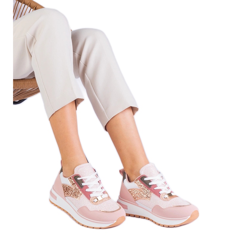 Ružičaste tenisice na platformi ukrašeni sjajem ružičasta