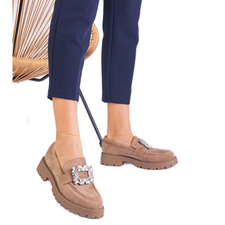 Bež ženske natikače iz Ekozamsza s elegantnim ukrasom