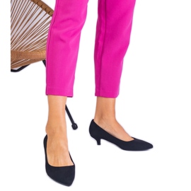 Crne pumpe iz Ekozamsza na niskoj visokoj peti crna