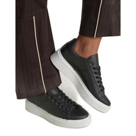 Ženske tenisice u ponedjeljak sve crne crna