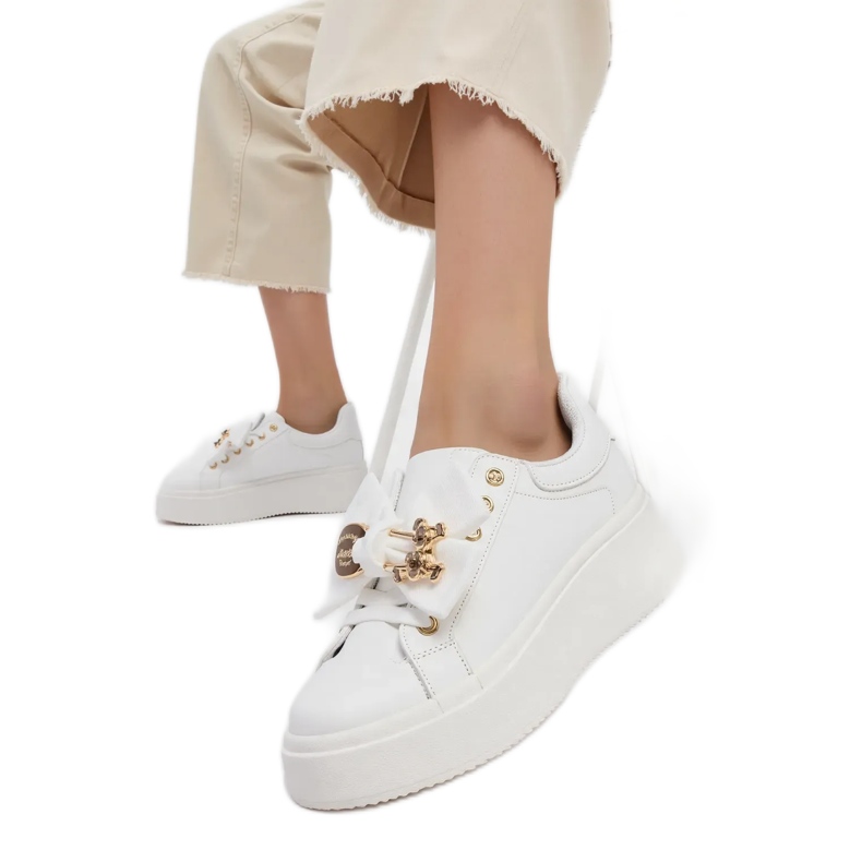 Ženske tenisice šarmiraju bijele bijela