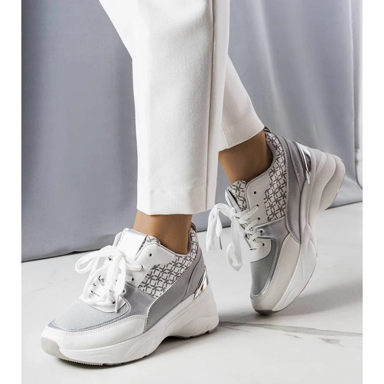 D/GMR Sive tenisice ukrašene monogramom Lora siva