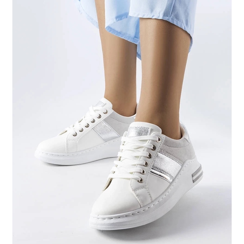 D/GMR Bijele tenisice sa sivim umetcima iz Deansa