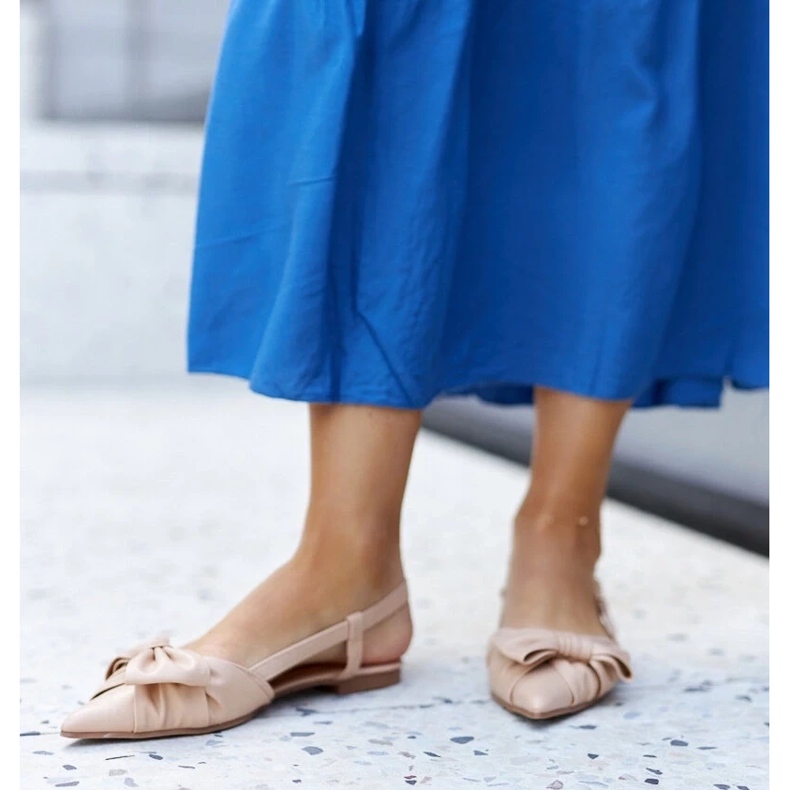 Balerinke sa špicastim vrhom i Barira mašnom bež