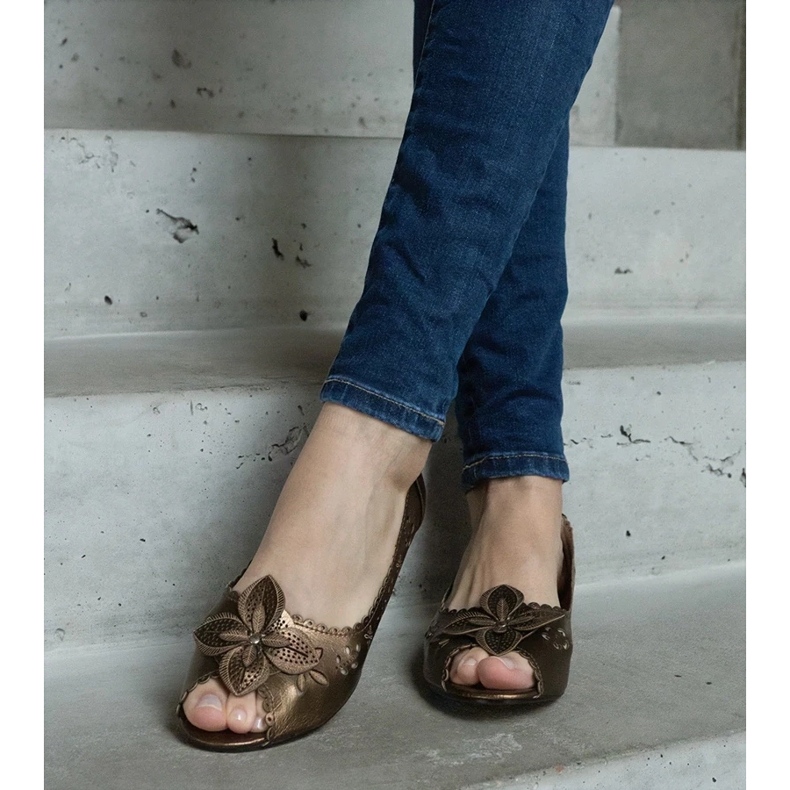 D/CEO Smeđe ažurne balerinke s otvorenim prstima iz Ursulla smeđa