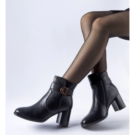 D/CEO Crne izolirane Muscoline gležnjače crna