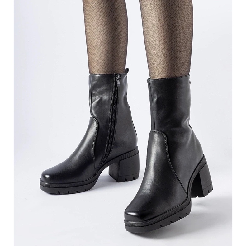 D/CEO Crne izolirane gležnjače iz Agordina crno